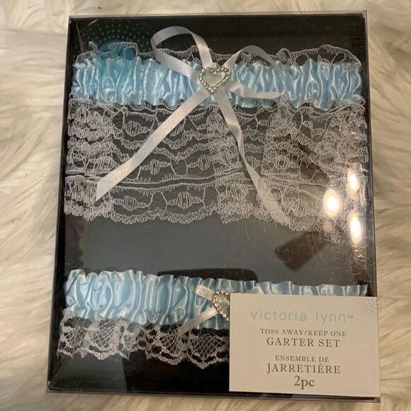 Victoria Lynn toss away/keep one garter set - Picture 1 of 6